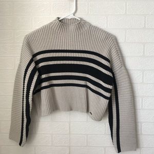 Hollister sweater